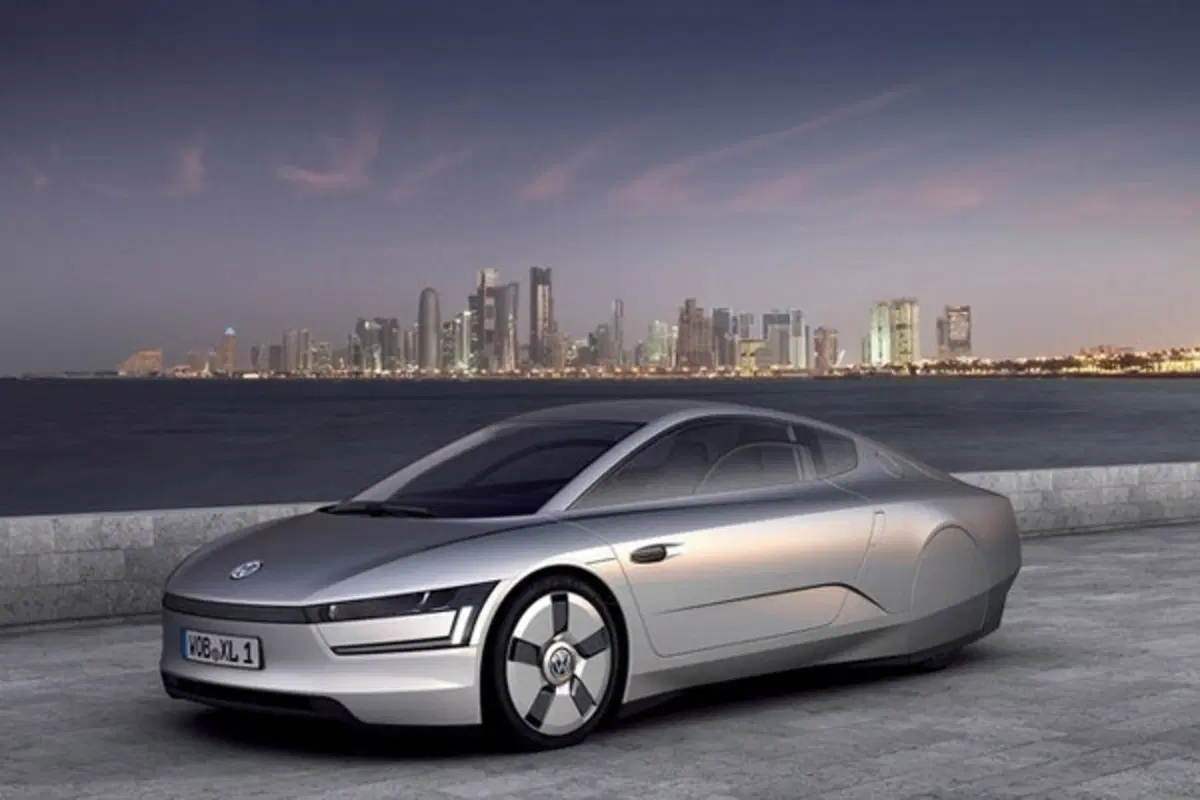 Volkswagen XL1 - 0.9 litri/100 km! (2)