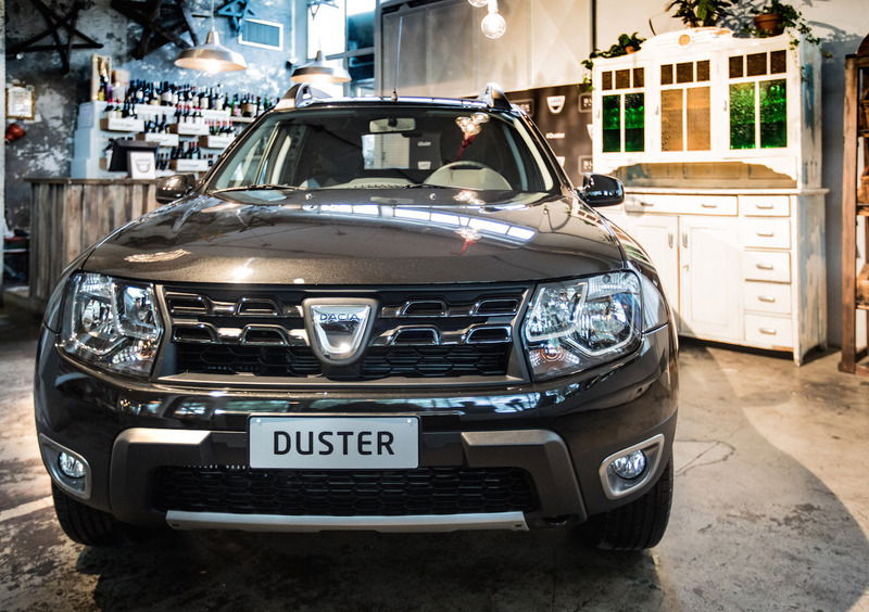 Dacia Duster Black Shadow: &egrave; gradito l&rsquo;abito scuro