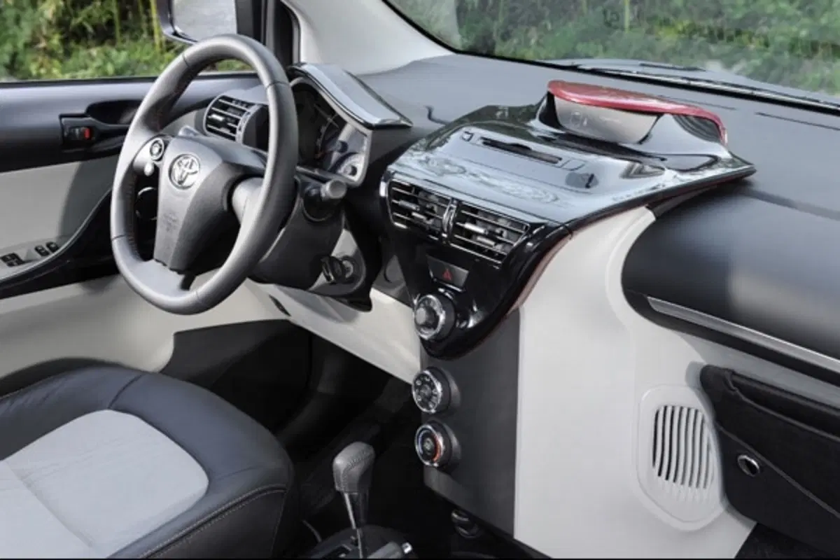 Toyota iQ Tobasco (6)