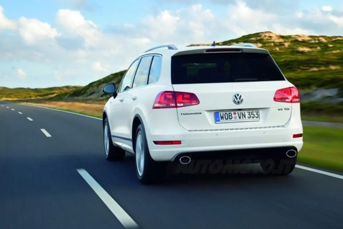 Volkswagen Touareg R Line Exterior (4)