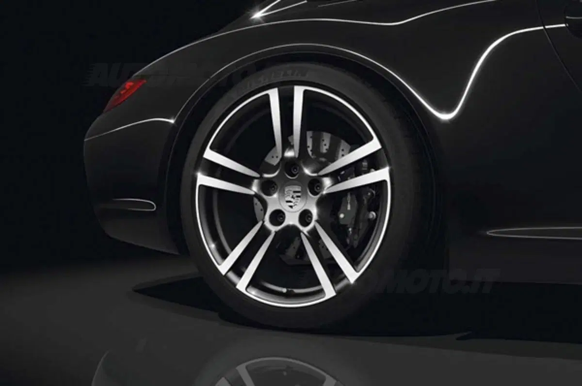 Porsche 911 Black Edition: da 87.212 euro (10)
