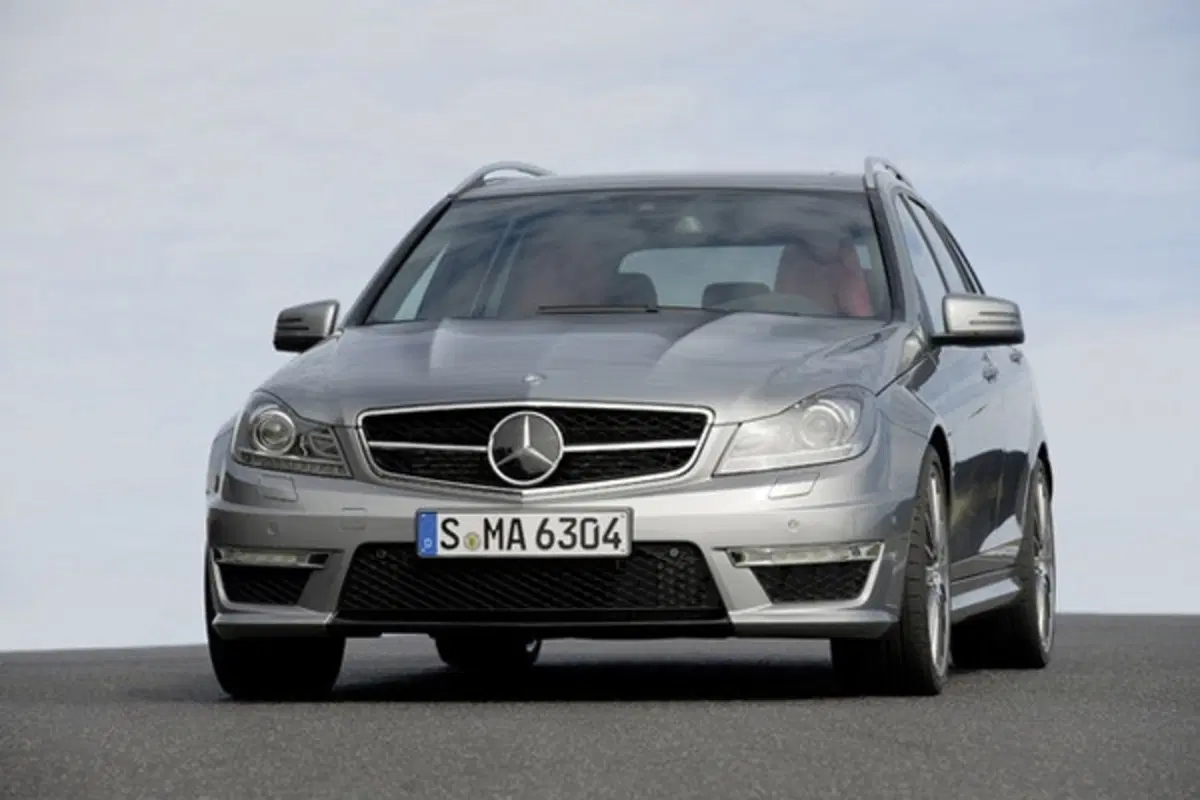 Mercedes C63 AMG restyling: le foto ufficiali (5)