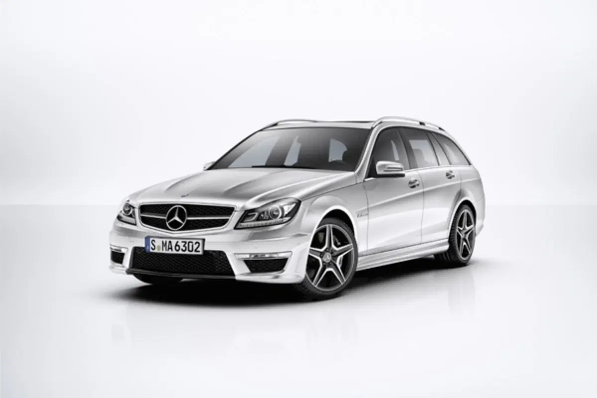Mercedes C63 AMG restyling: le foto ufficiali (8)