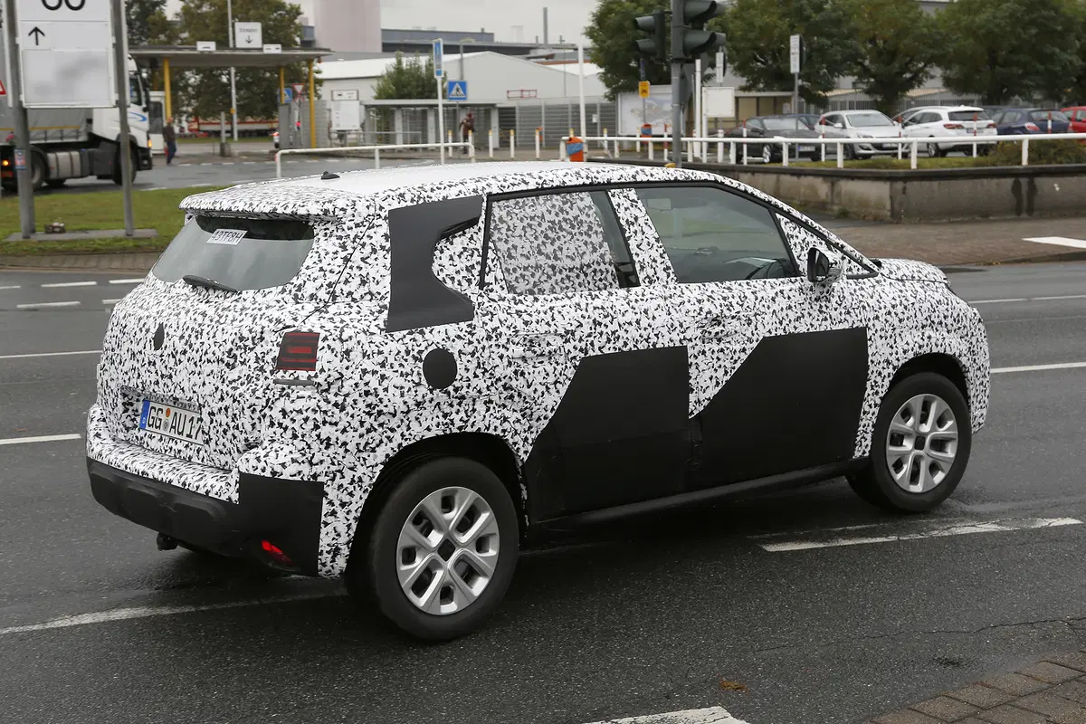 Nuova Citroen C3 Picasso 2017: avvistati su strada i primi esemplari (9)