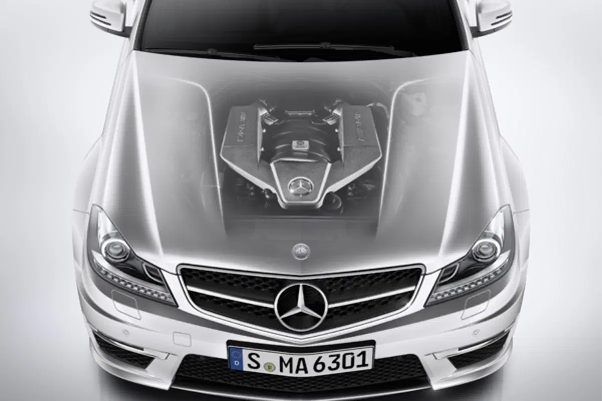 Mercedes C63 AMG restyling: le foto ufficiali (12)