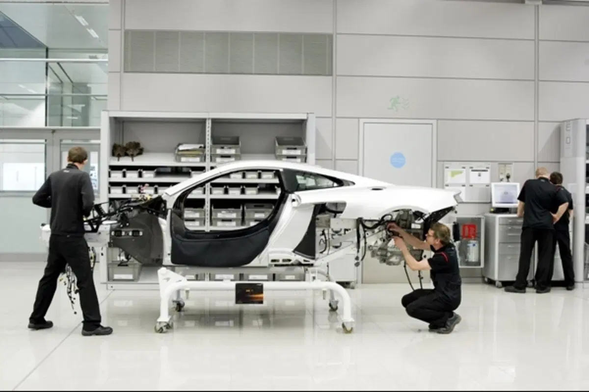 McLaren MP4-12C: è iniziata la produzione