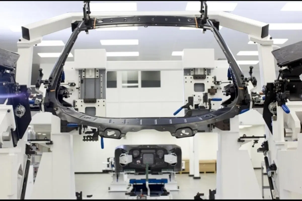 McLaren MP4-12C: è iniziata la produzione (5)