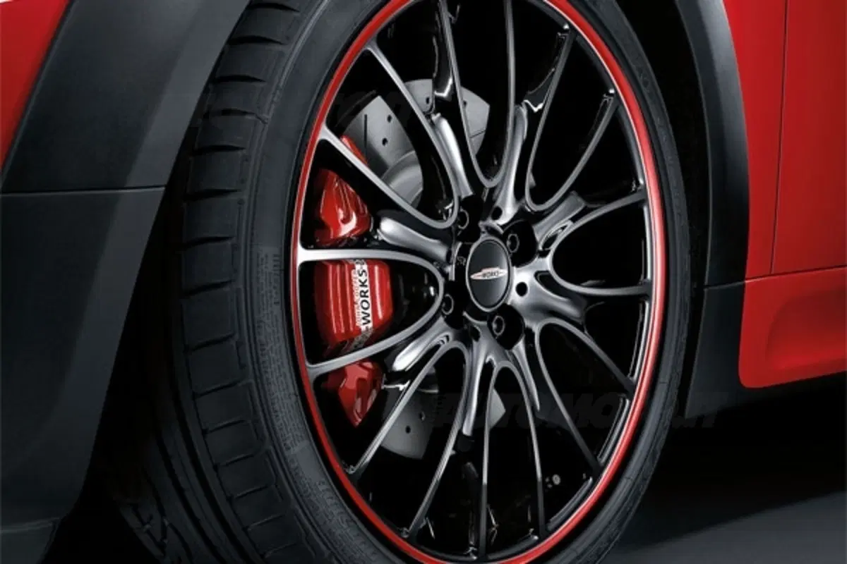 Mini Cooper S: 200 CV con il kit JCW