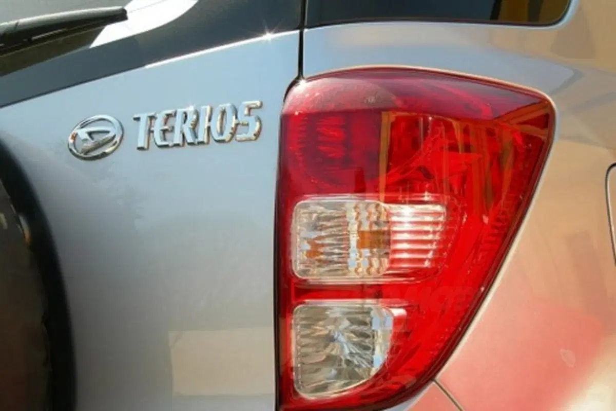 Daihatsu Terios 2WD (2)