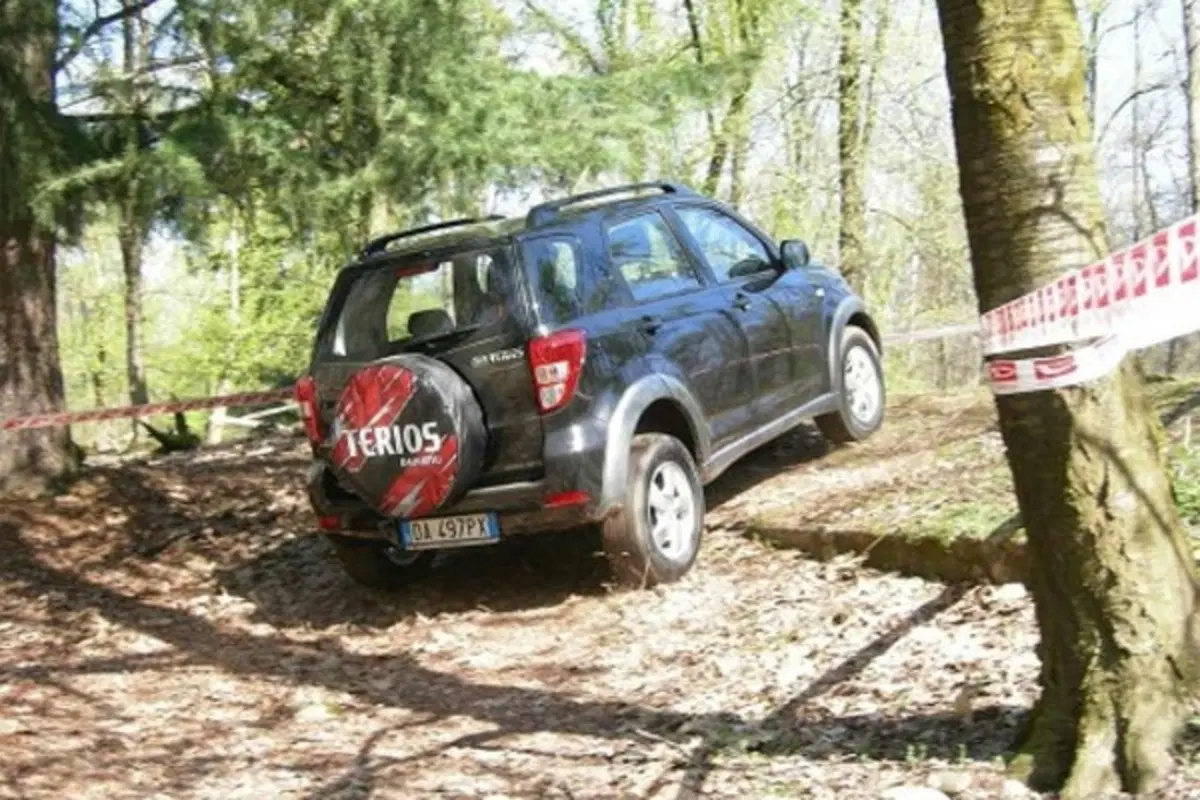 Daihatsu Terios 2WD (25)