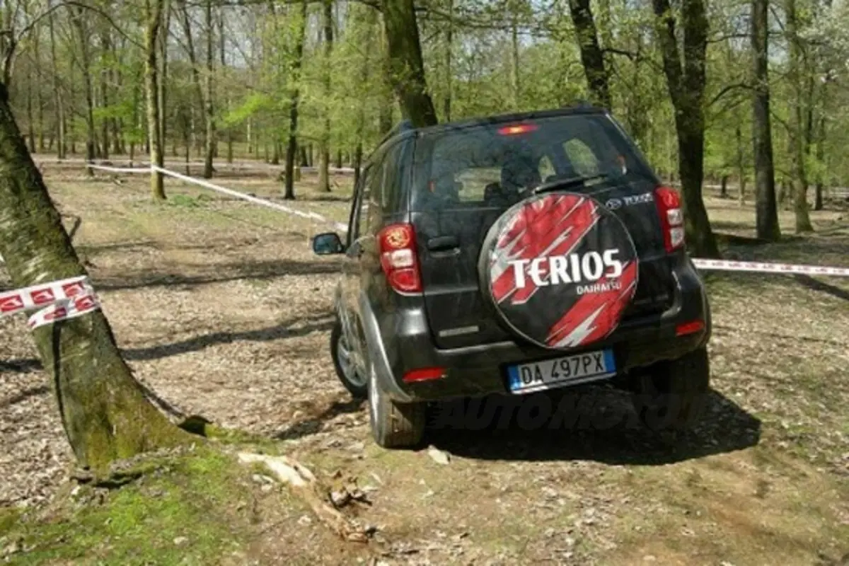 Daihatsu Terios 2WD (27)