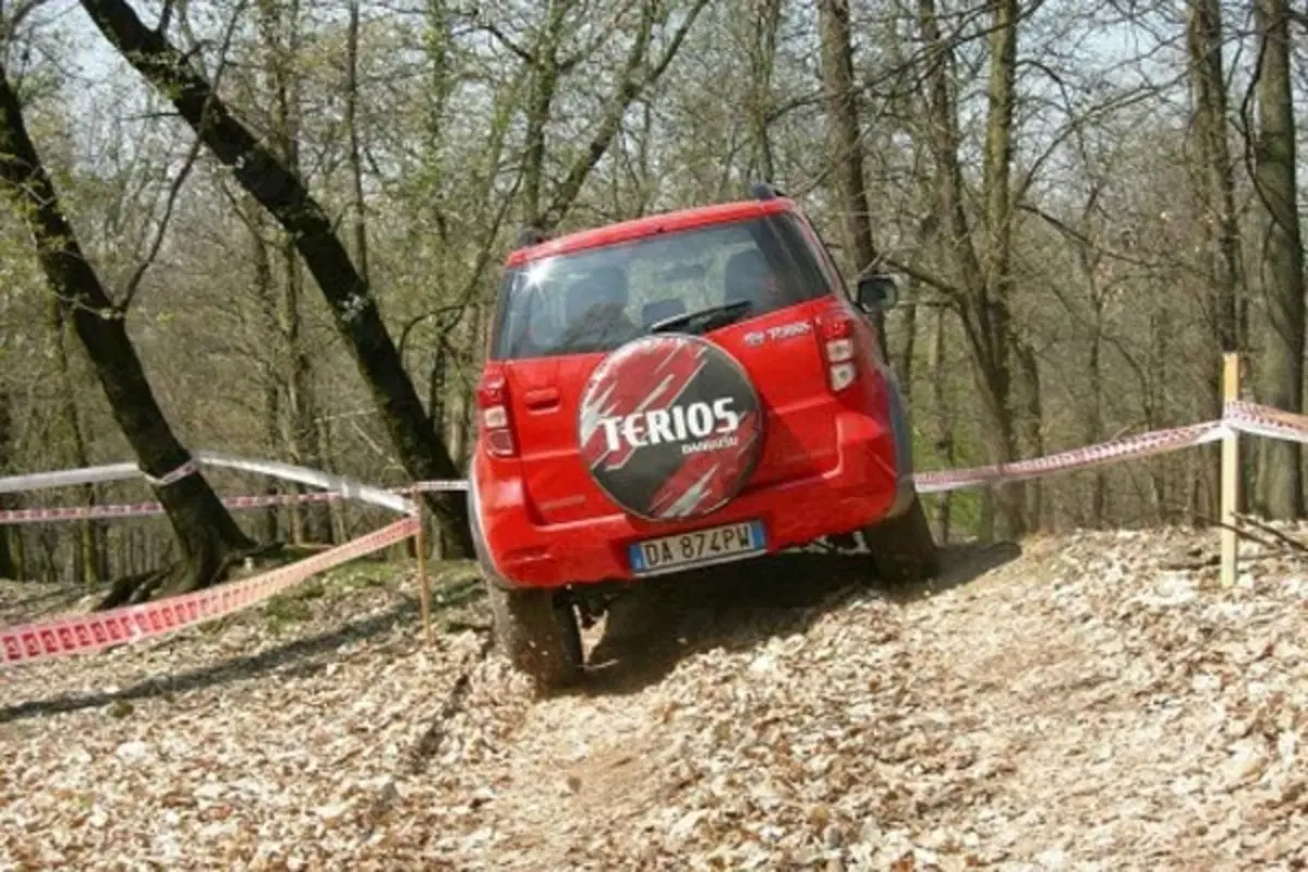 Daihatsu Terios 2WD (29)