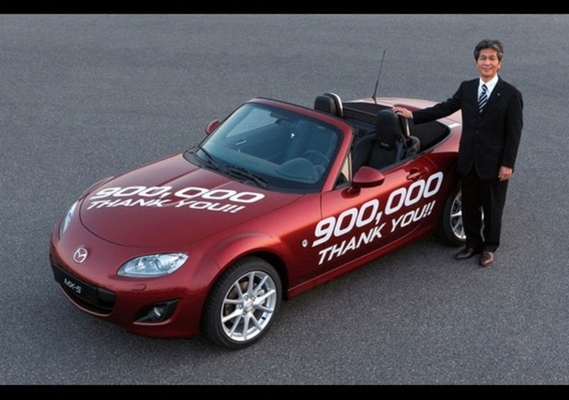 Mazda MX-5: tagliato il traguardo delle 900.000