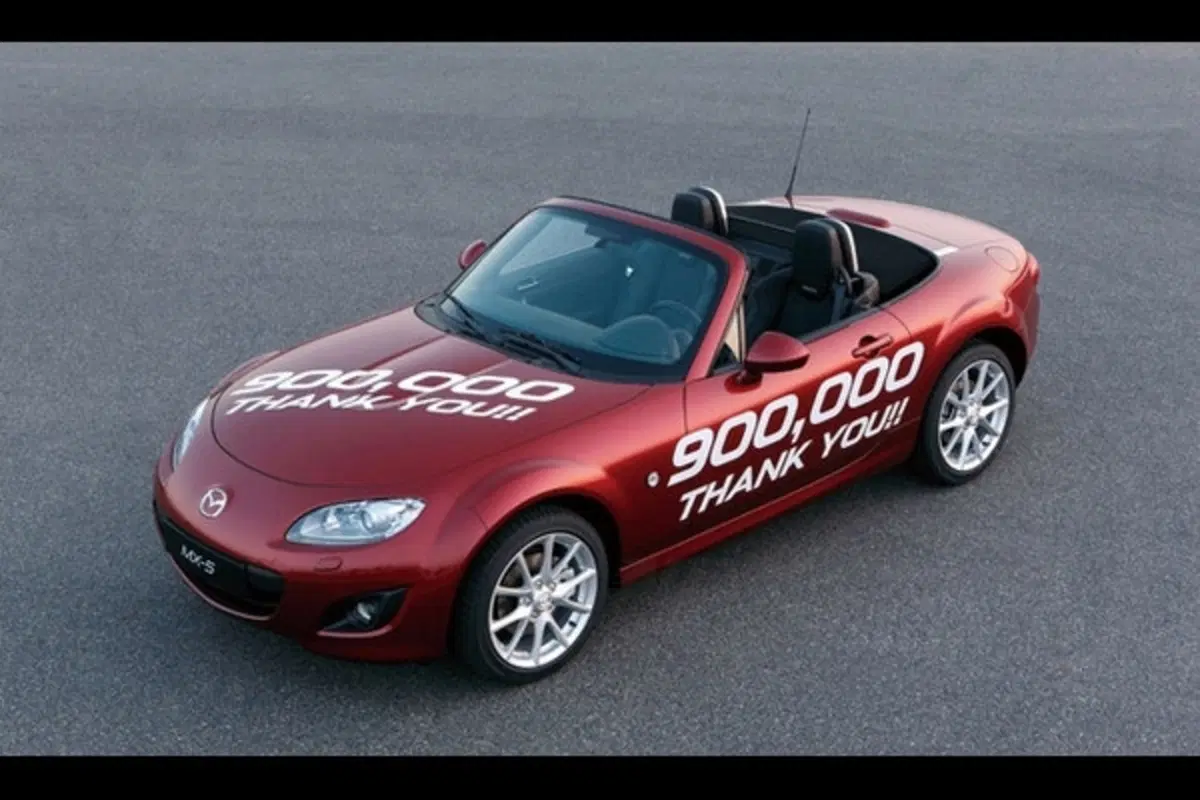 Mazda MX-5: tagliato il traguardo delle 900.000 (3)