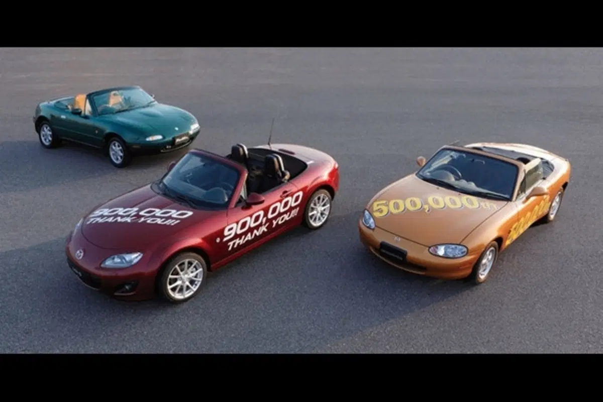 Mazda MX-5: tagliato il traguardo delle 900.000 (5)