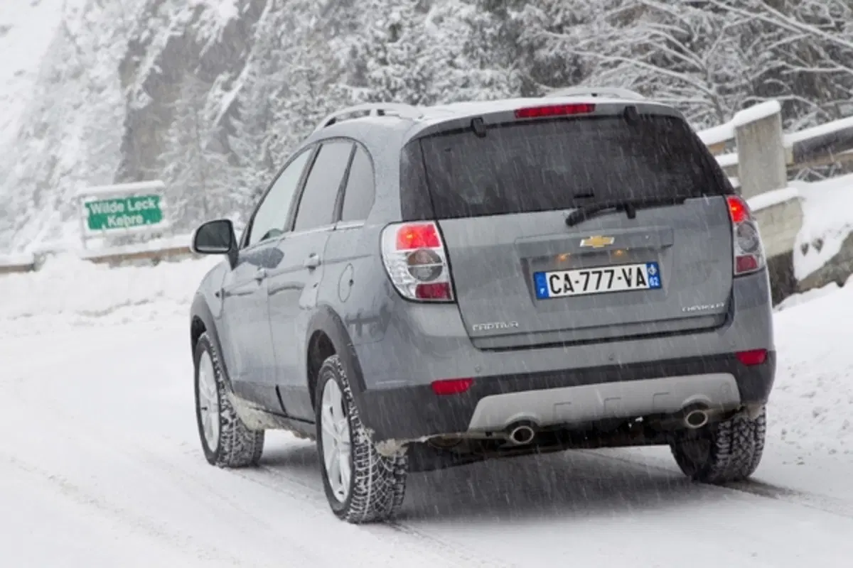 Chevrolet Captiva restyling 2011 (3)