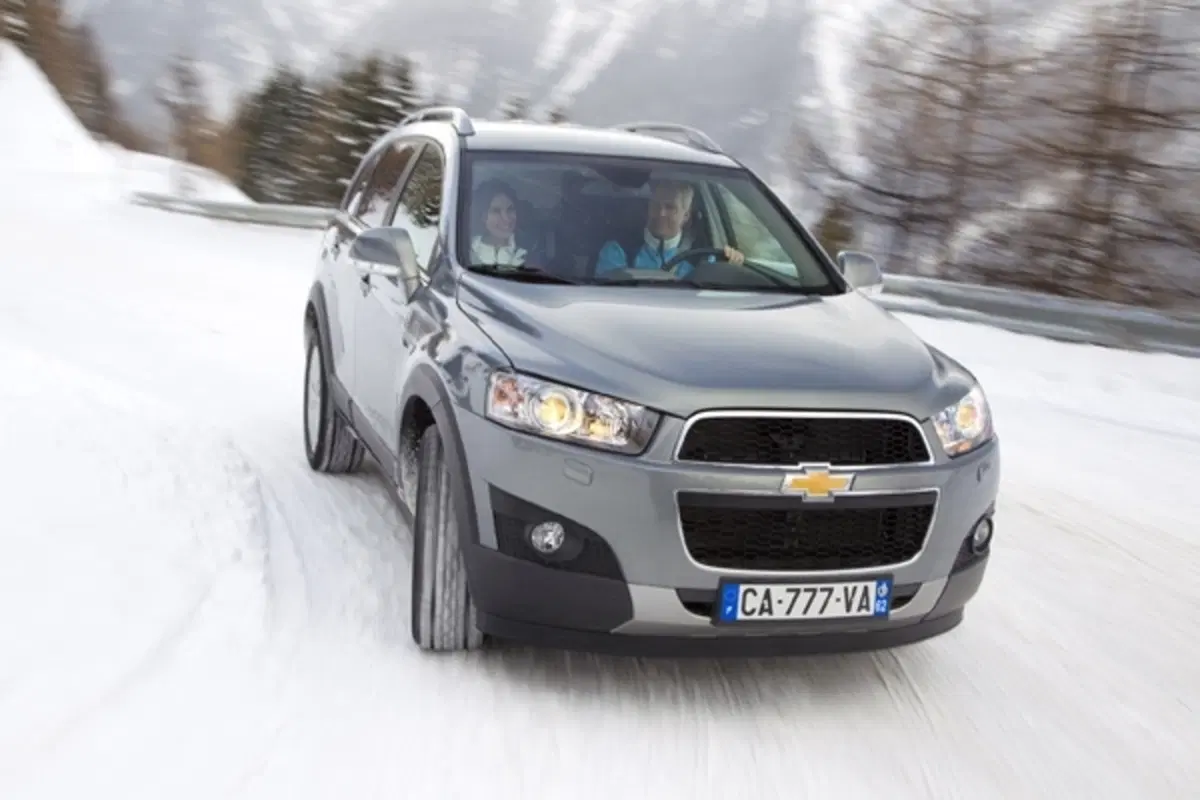 Chevrolet Captiva restyling 2011 (4)