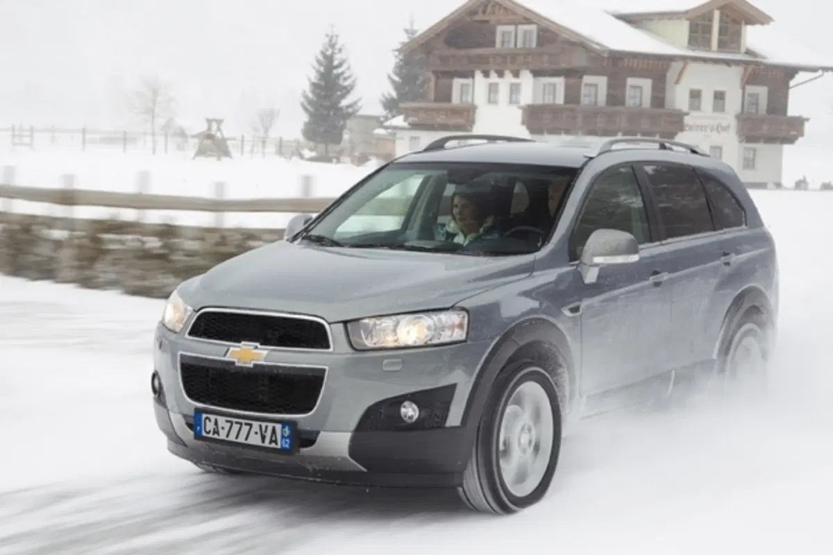 Chevrolet Captiva restyling 2011 (5)