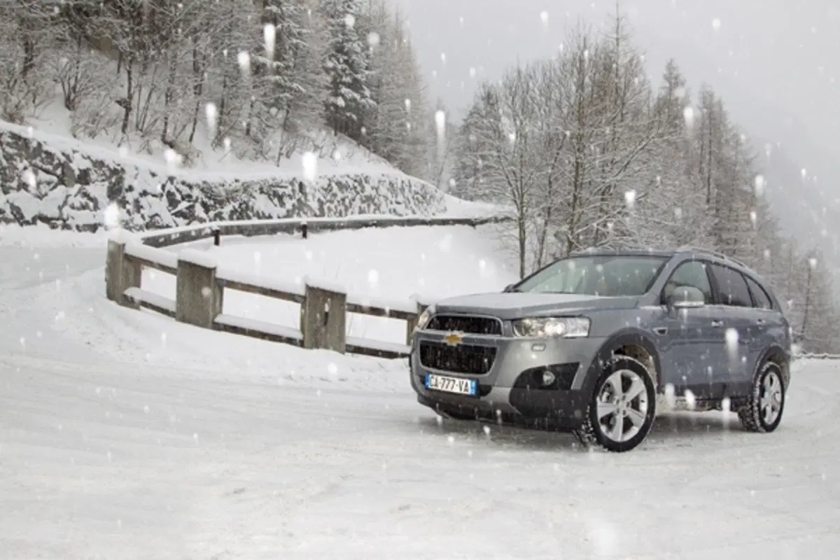 Chevrolet Captiva restyling 2011 (6)