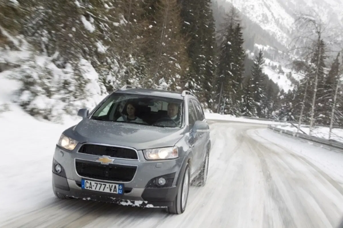 Chevrolet Captiva restyling 2011 (7)