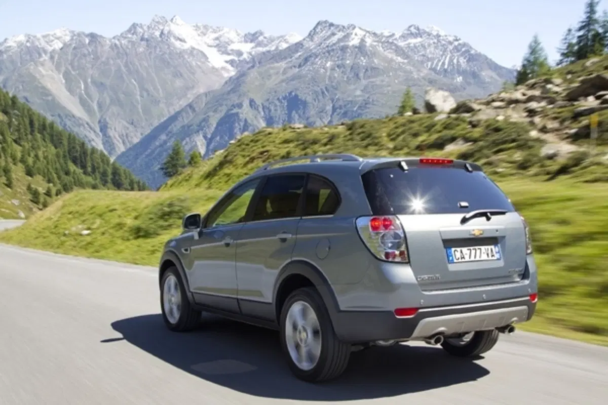 Chevrolet Captiva restyling 2011 (9)