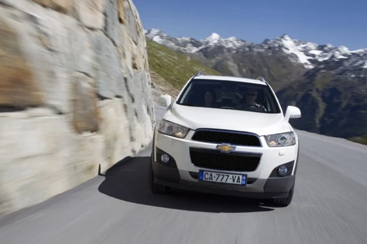 Chevrolet Captiva restyling 2011 (11)
