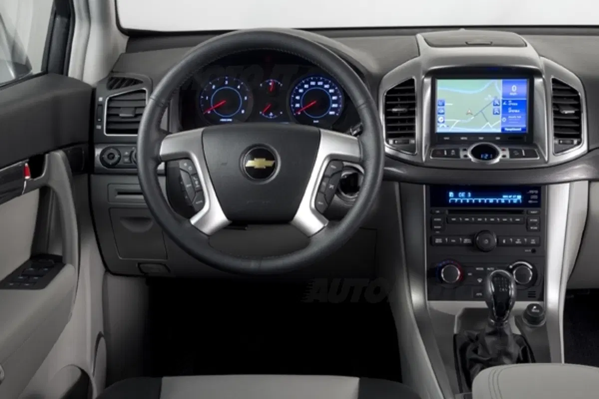 Chevrolet Captiva restyling 2011 (15)