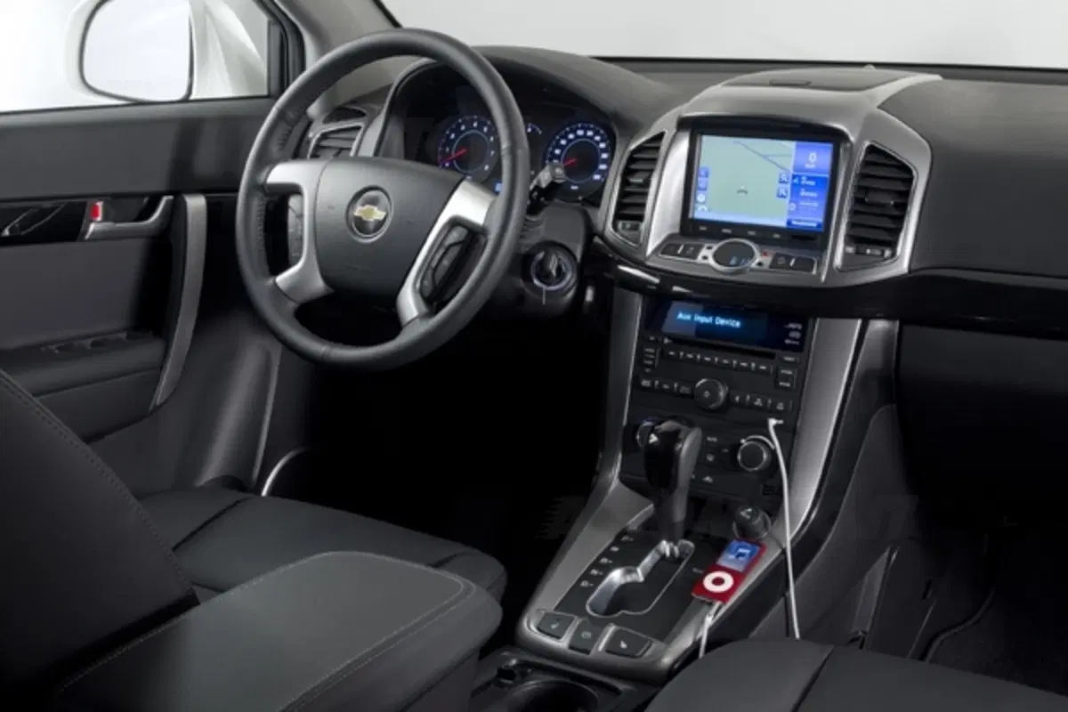 Chevrolet Captiva restyling 2011 (16)