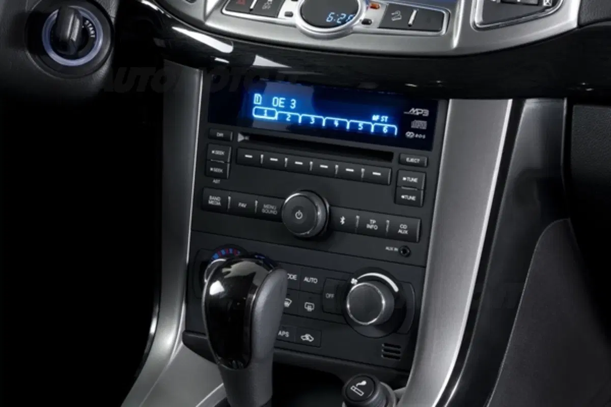 Chevrolet Captiva restyling 2011 (17)