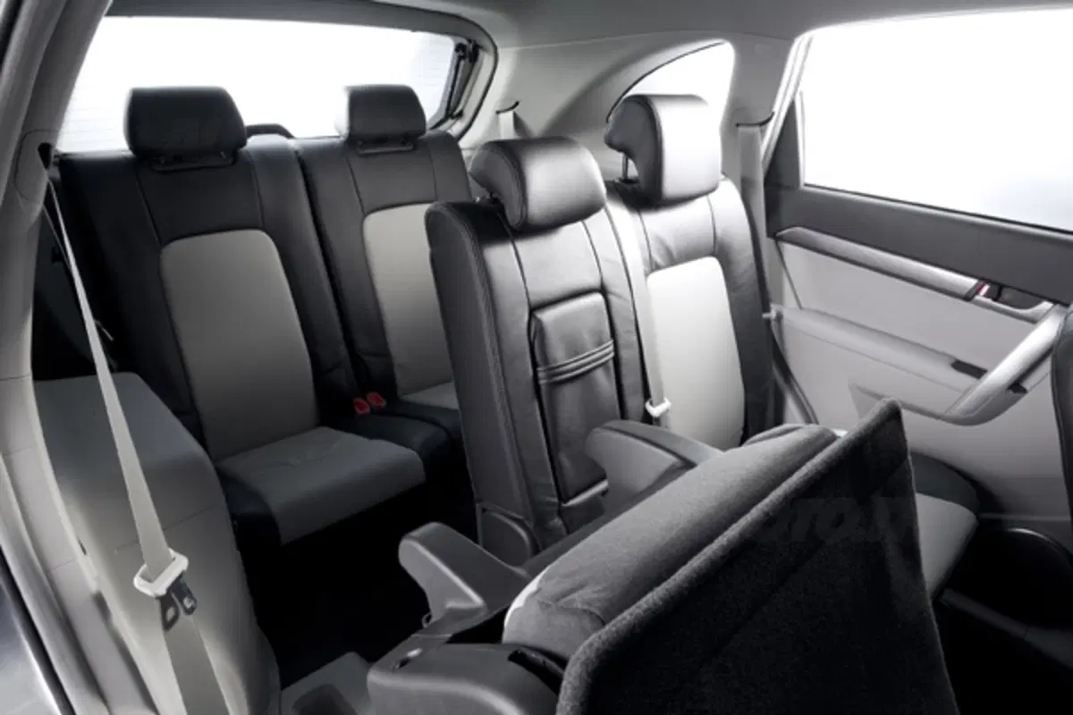 Chevrolet Captiva restyling 2011 (18)