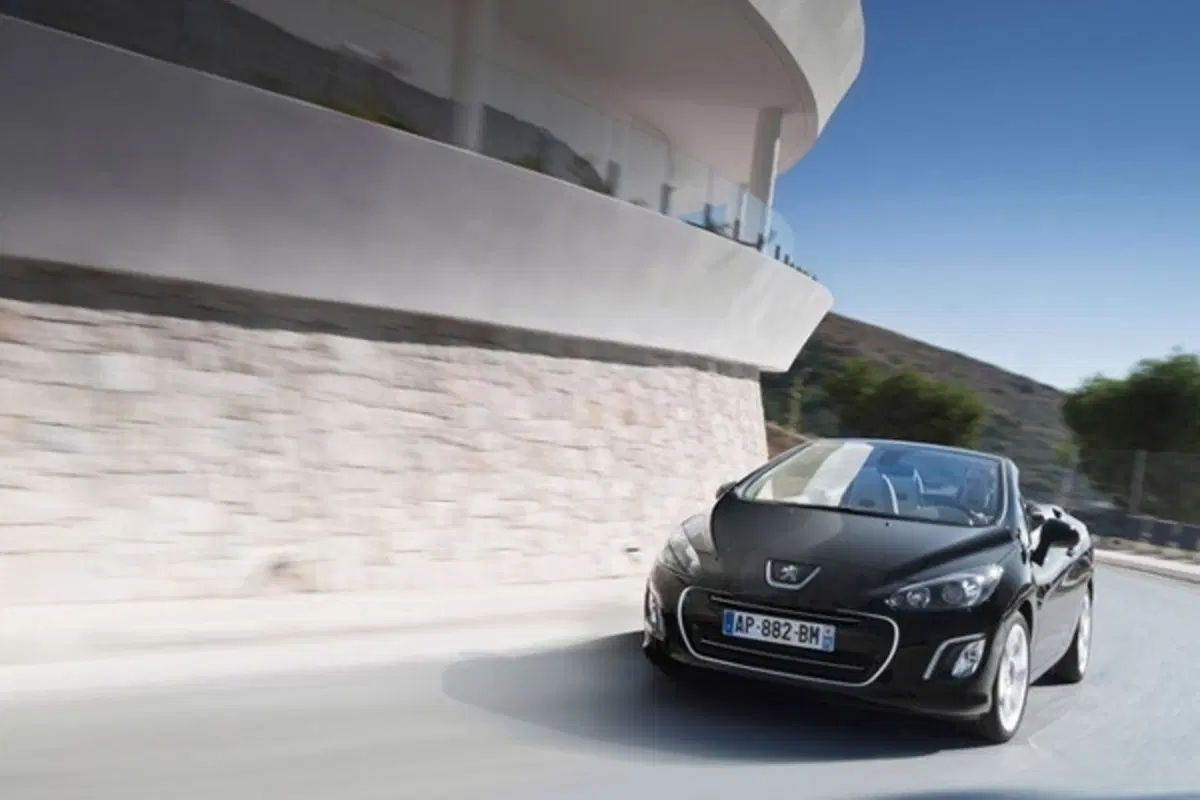 Peugeot 308 restyling 2011 (4)