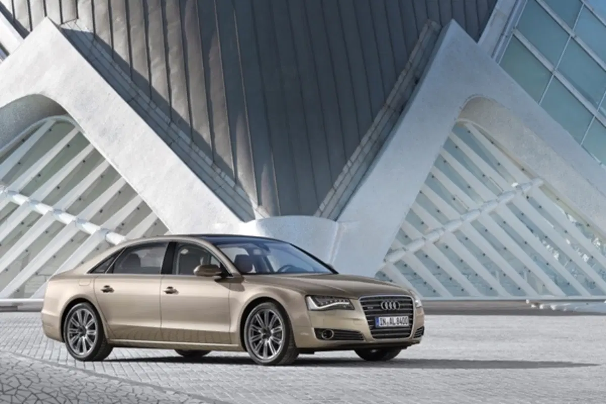 Audi A8 L W12 (5)