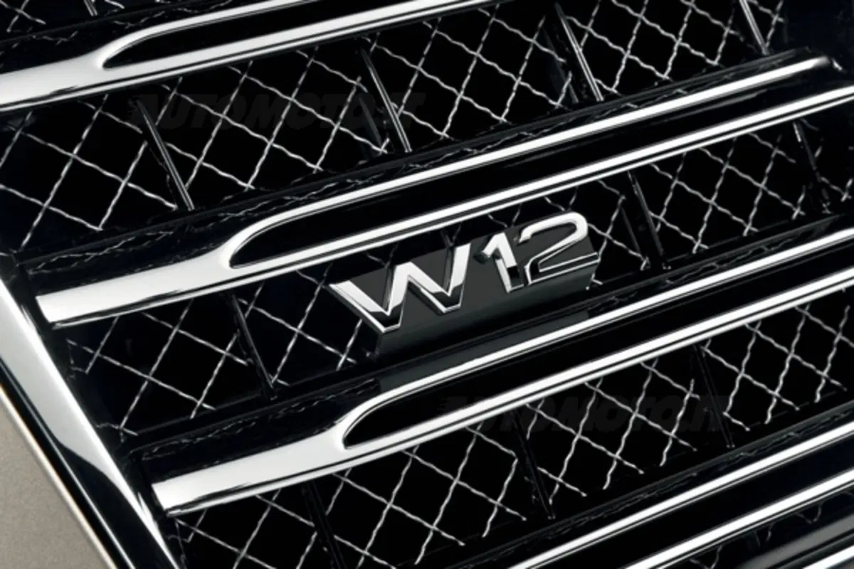 Audi A8 L W12 (7)