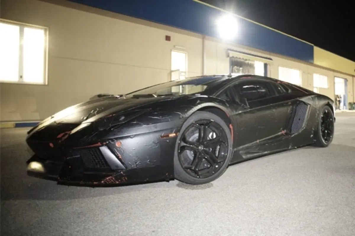 Lamborghini Aventador: ecco la monoscocca (2)