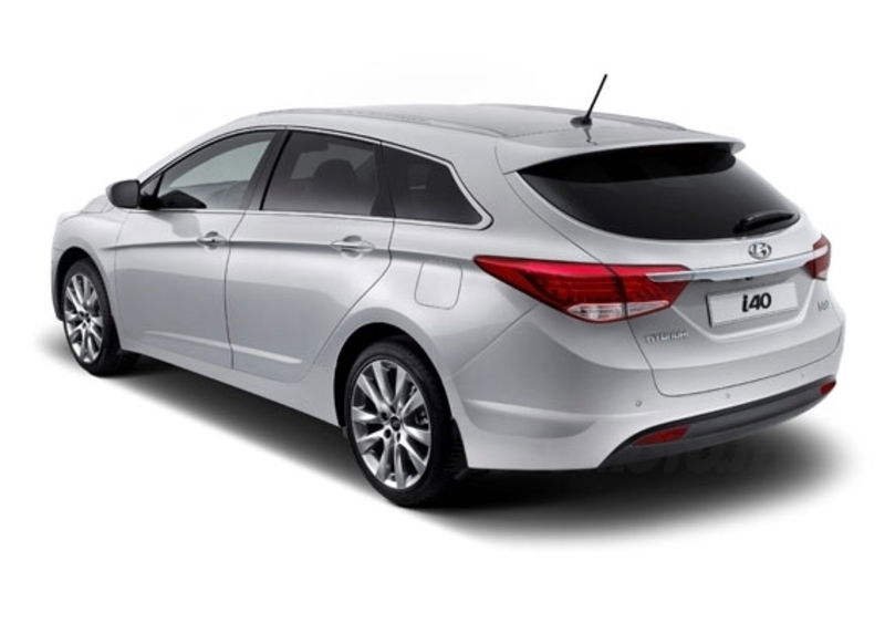 Hyundai i40 Wagon: prime immagini ufficiali