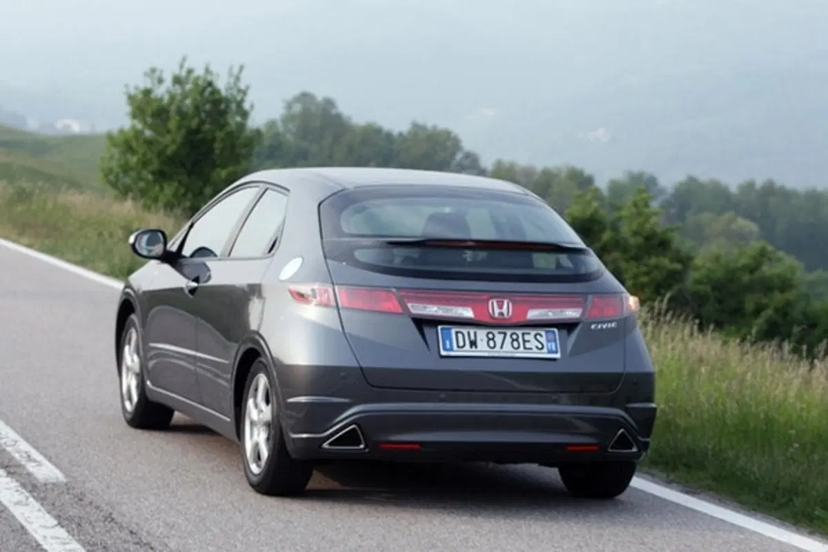 Honda Civic 1.4 Elegance GPL (2)