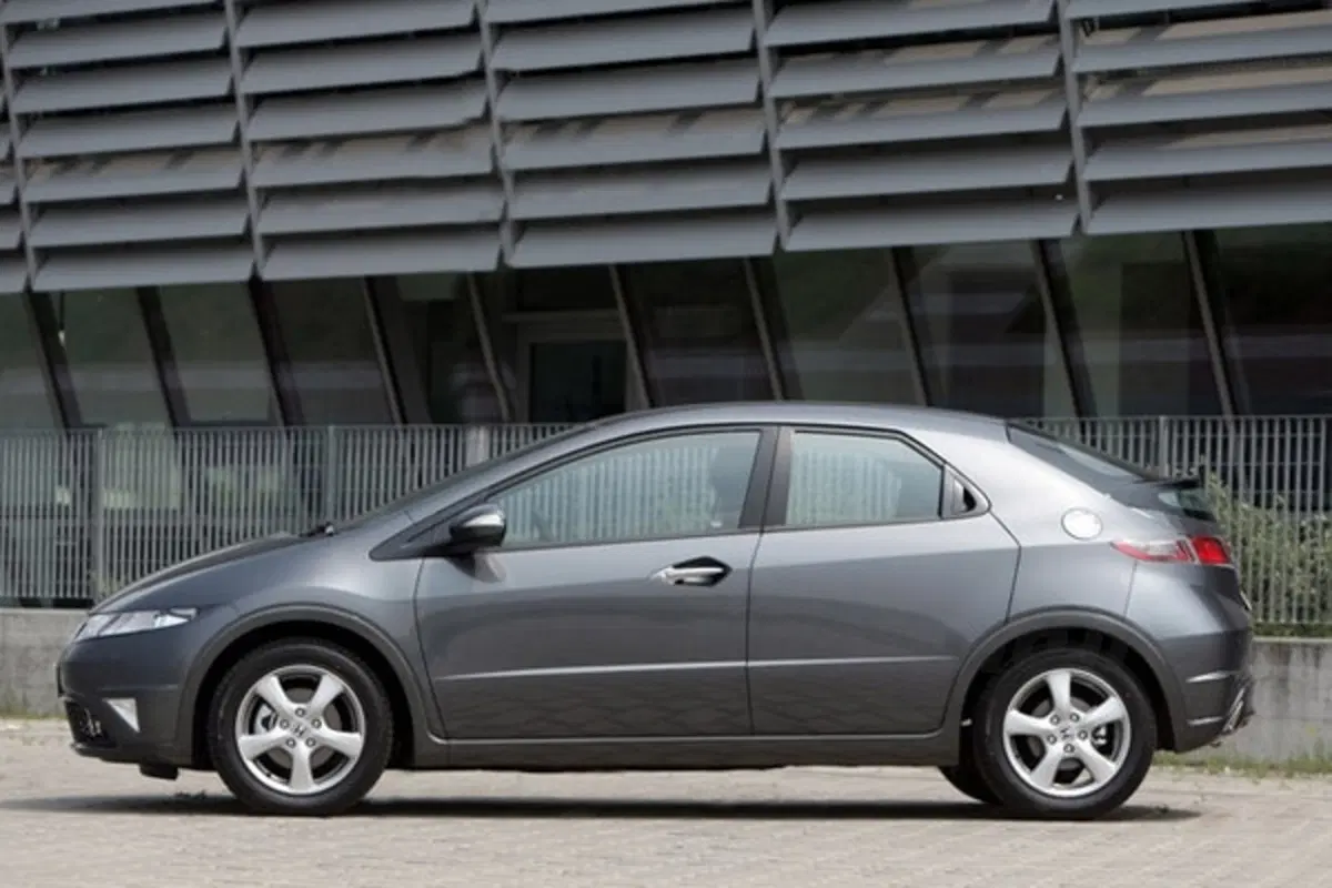 Honda Civic 1.4 Elegance GPL (3)