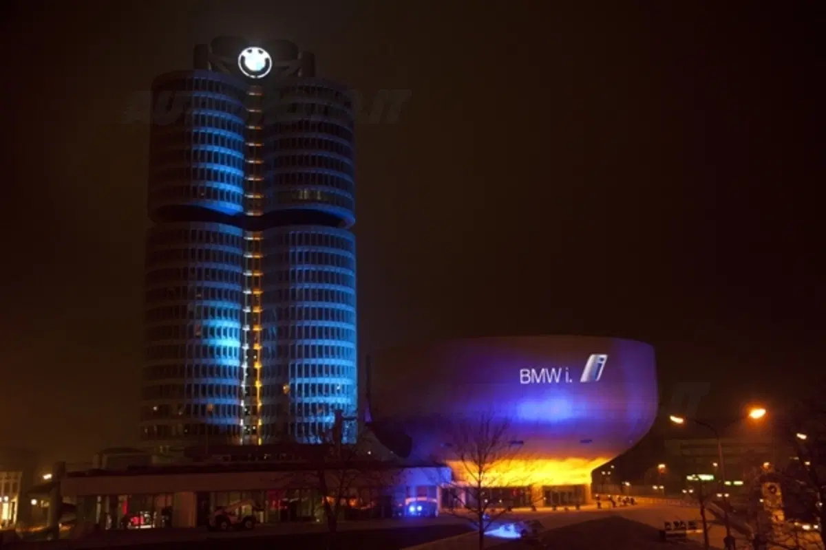 BMW i - Born Electric (8)