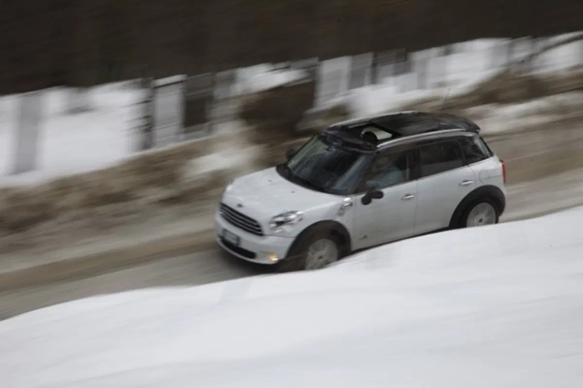 Su ghiaccio e neve con la Mini Countryman All4 (3)