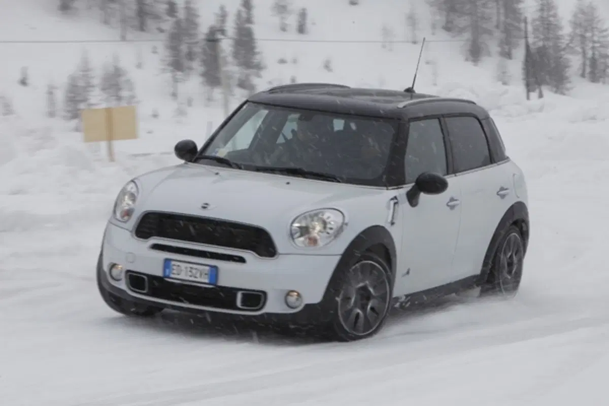 Su ghiaccio e neve con la Mini Countryman All4 (4)