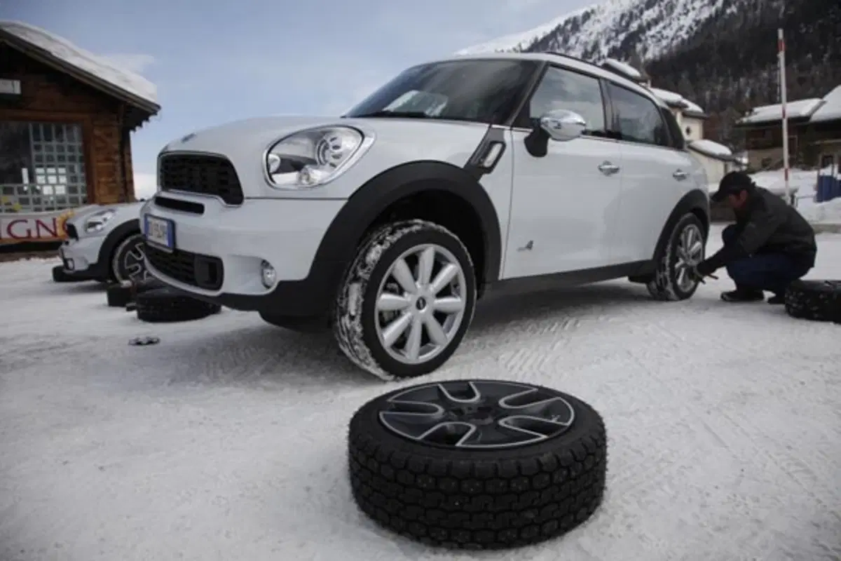 Su ghiaccio e neve con la Mini Countryman All4 (25)