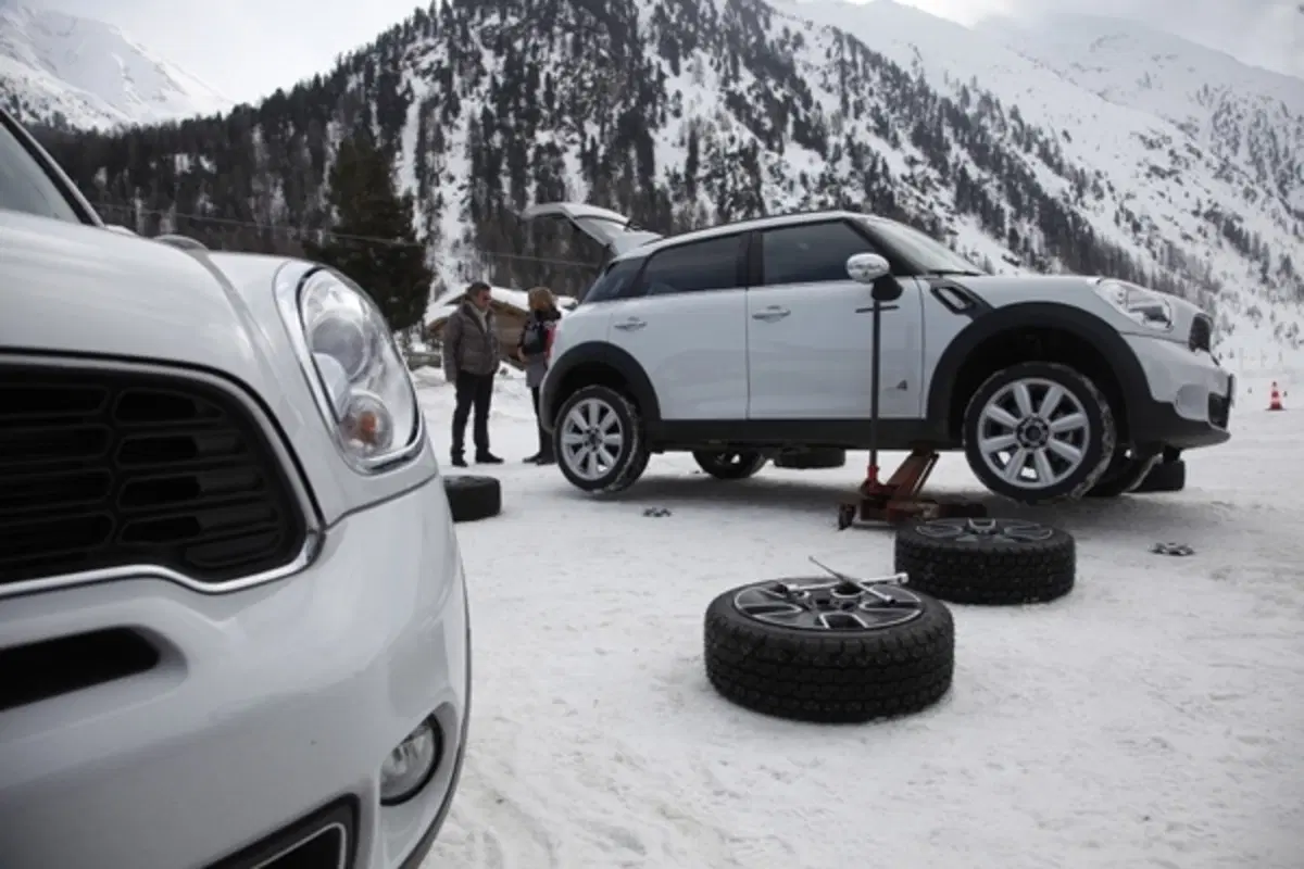 Su ghiaccio e neve con la Mini Countryman All4 (26)