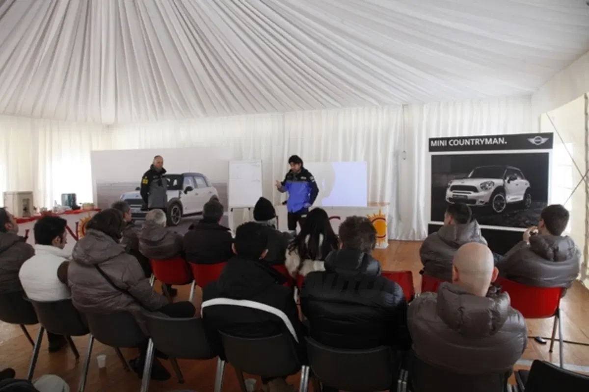 Su ghiaccio e neve con la Mini Countryman All4 (27)