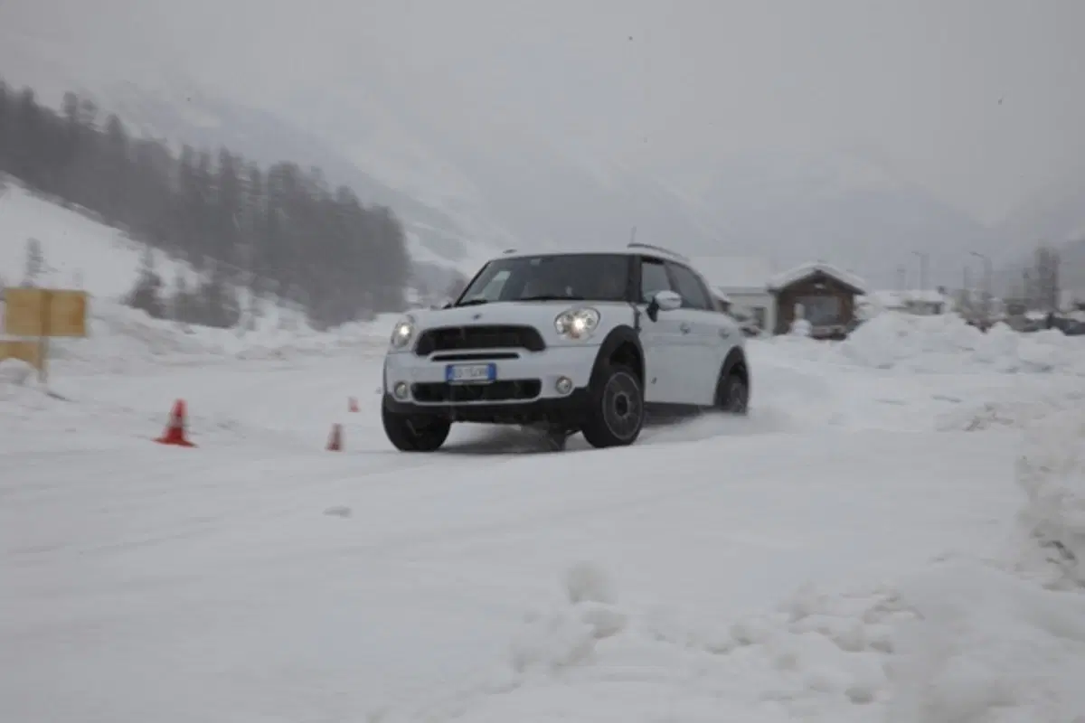 Su ghiaccio e neve con la Mini Countryman All4 (57)