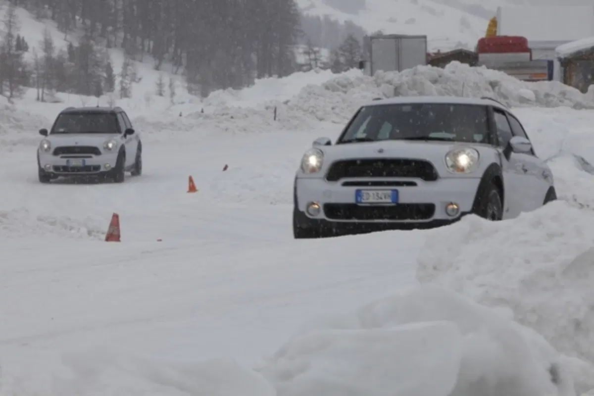 Su ghiaccio e neve con la Mini Countryman All4 (61)