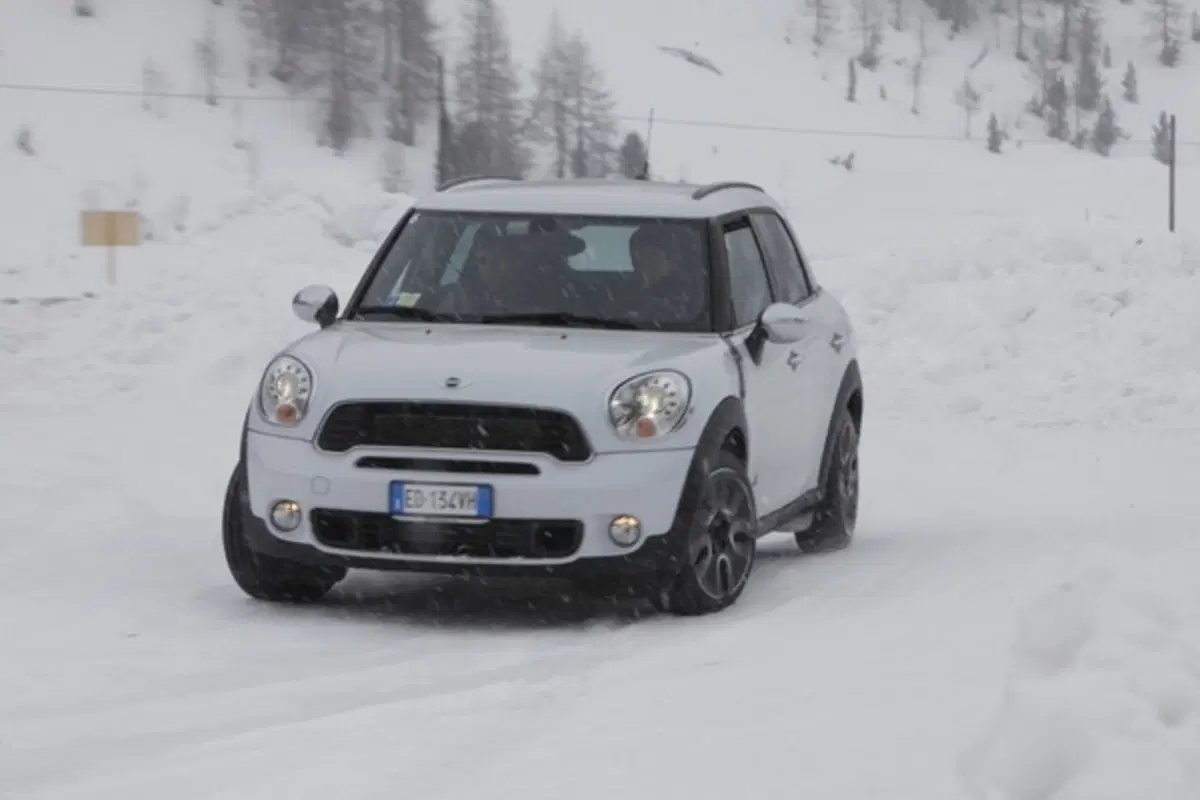 Su ghiaccio e neve con la Mini Countryman All4 (62)