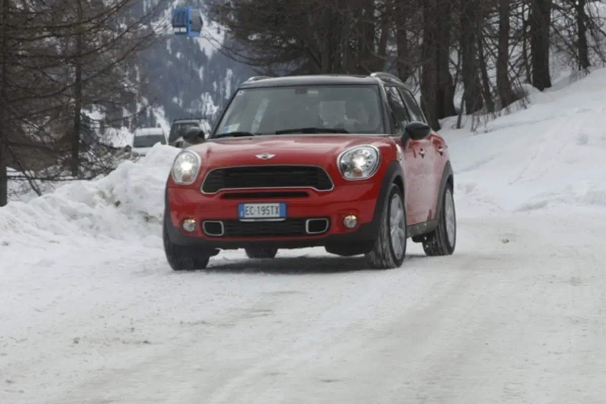 Su ghiaccio e neve con la Mini Countryman All4 (66)