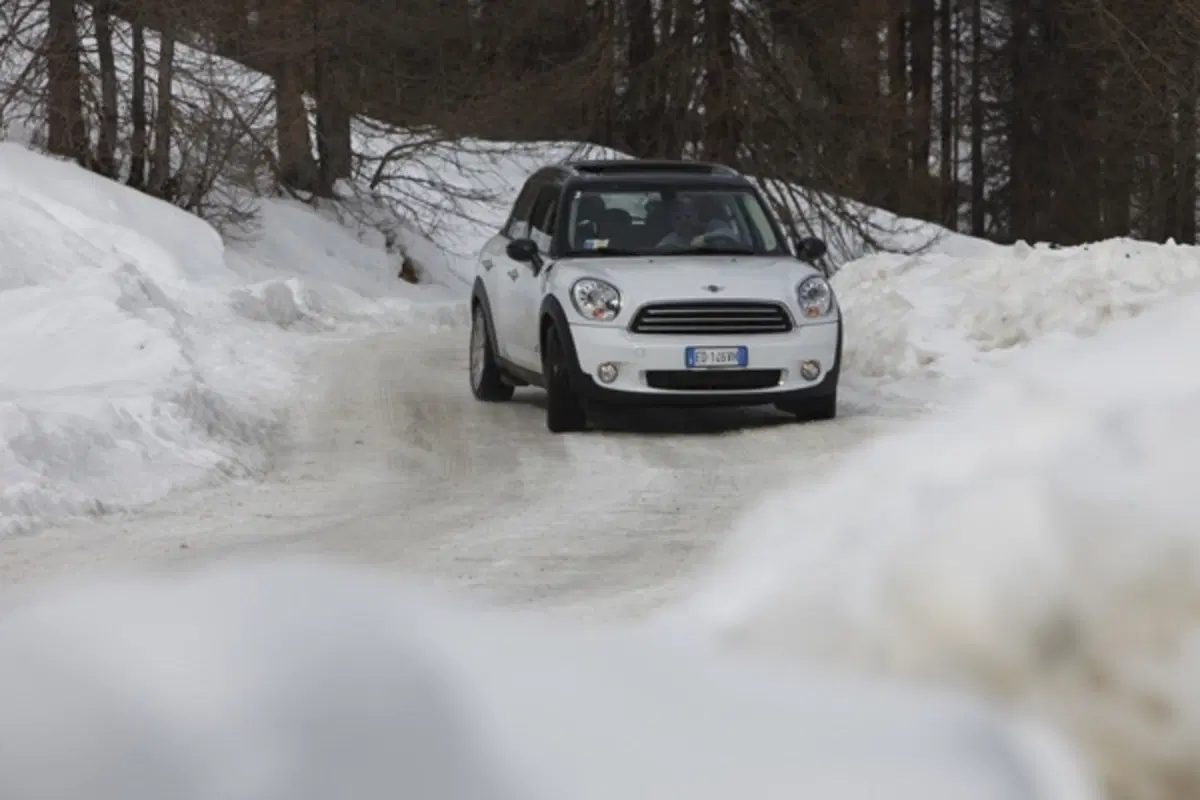 Su ghiaccio e neve con la Mini Countryman All4 (67)