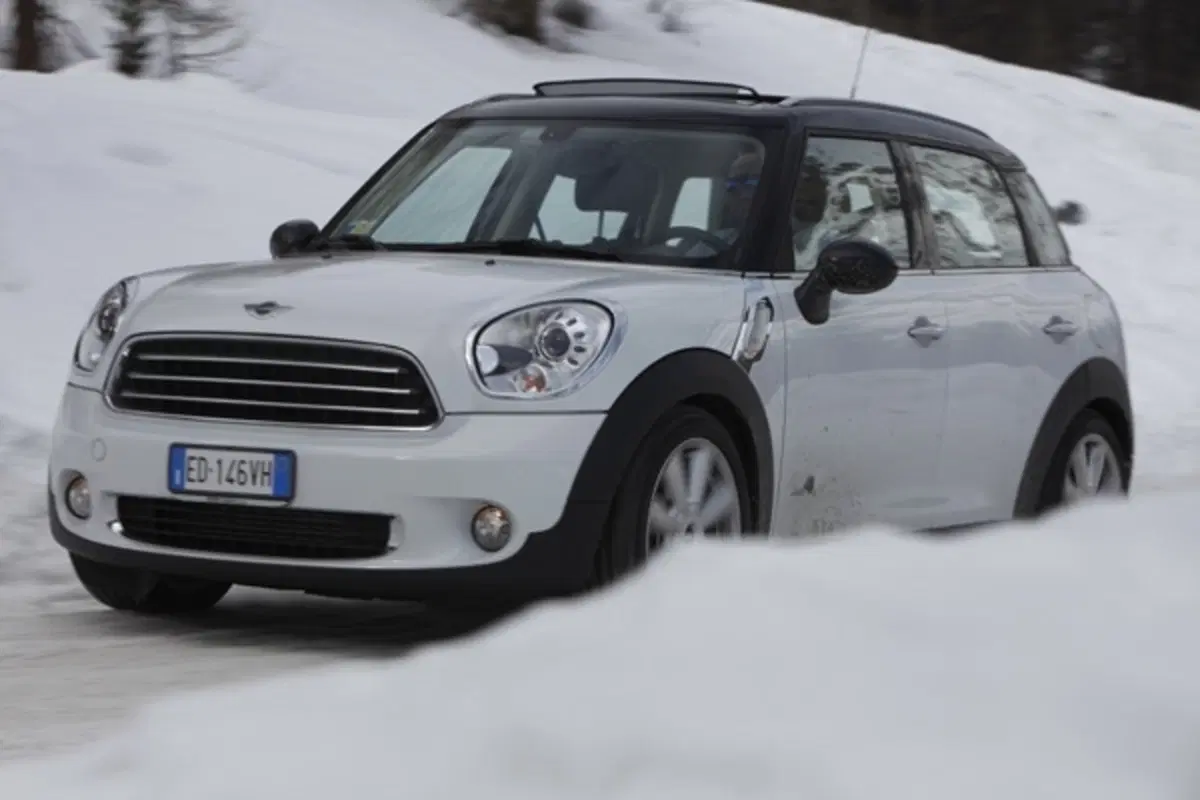 Su ghiaccio e neve con la Mini Countryman All4 (68)