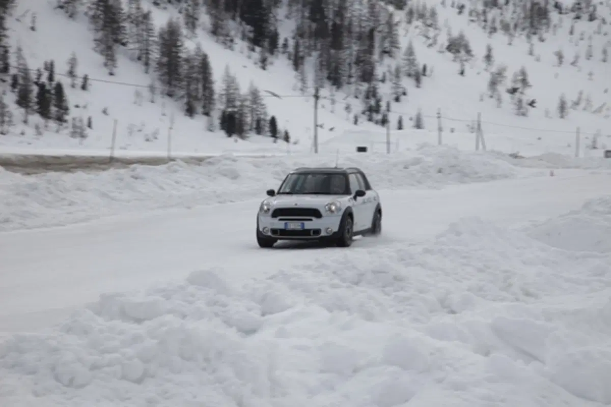 Su ghiaccio e neve con la Mini Countryman All4 (77)